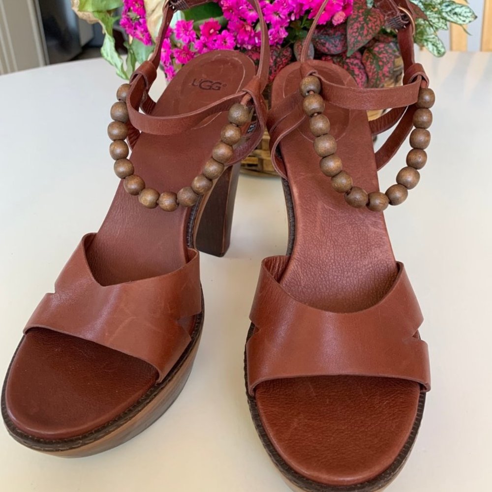 UGG LEATHER PLATFORM BOHO HEELS